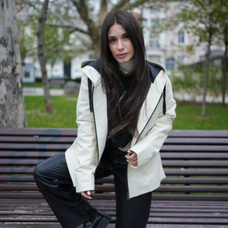 Дамско oversize яке с качулка от перлена агнешка кожа